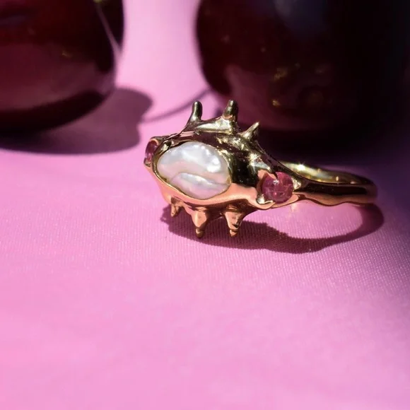 Ring - Picture 2 of 8